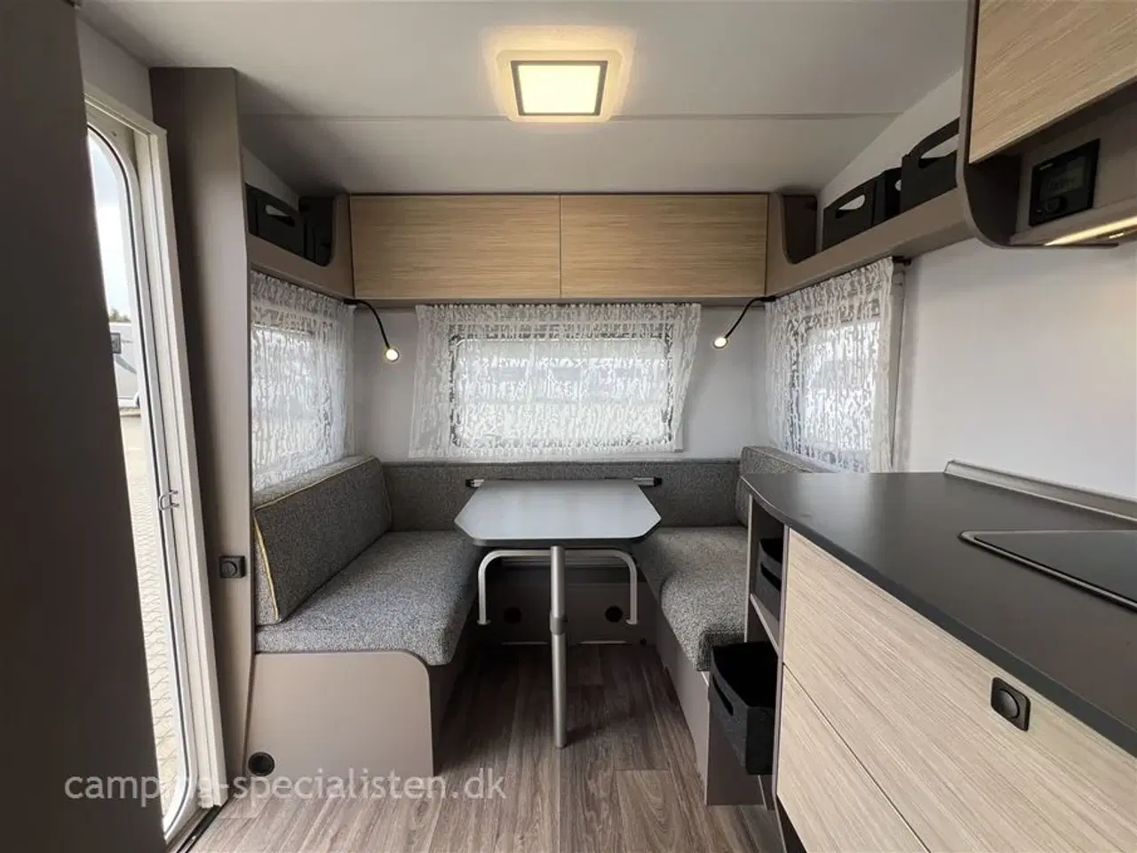 Billede 6 - 2026 - Fendt NEXT 380   2026 Fendt Next 380 - se den nu hos Camping-Specialisten i Silkeborg