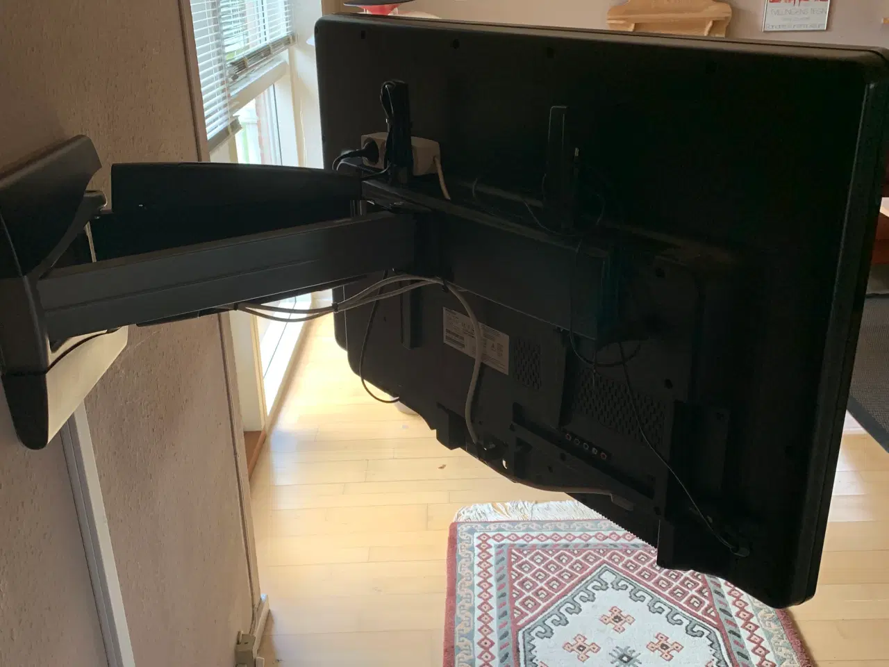 Billede 3 - Philips TV med vægbeslag