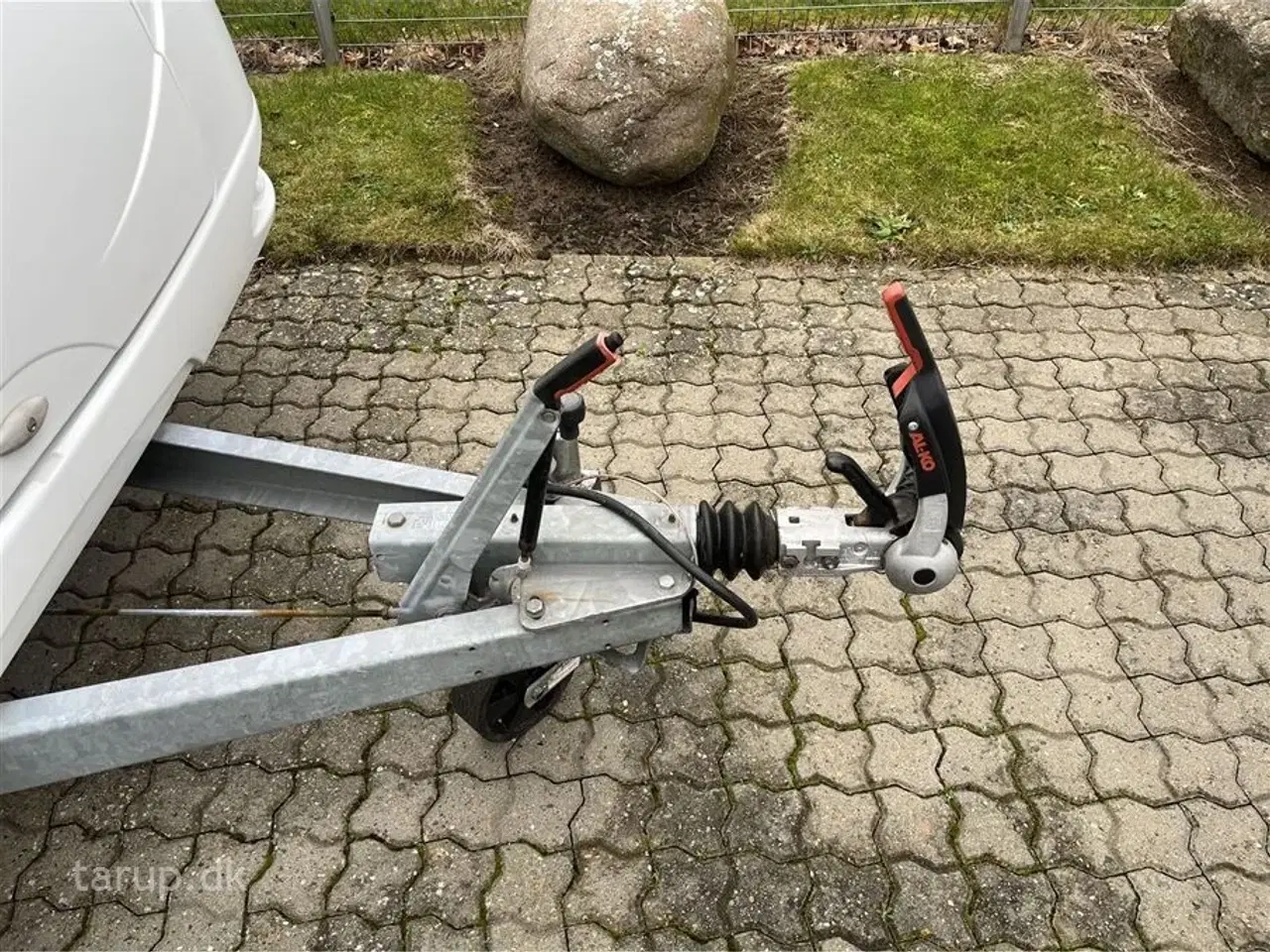 Billede 6 - 2014 - Caravelair Antares Luxe 527 Fortelt: Isabella Commodore Concept, mover, tv-antenne, sidesiddegruppe, kompressor køleskab m/ frostboks, 3 køjer og dobbeltseng