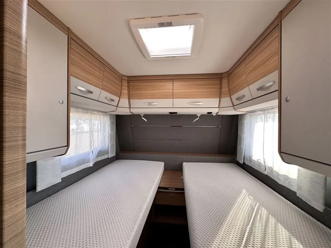 Billede 4 - 2023 - Dethleffs Camper 460 EL D-Line   Velholdt Campingvogn med enkelt senge