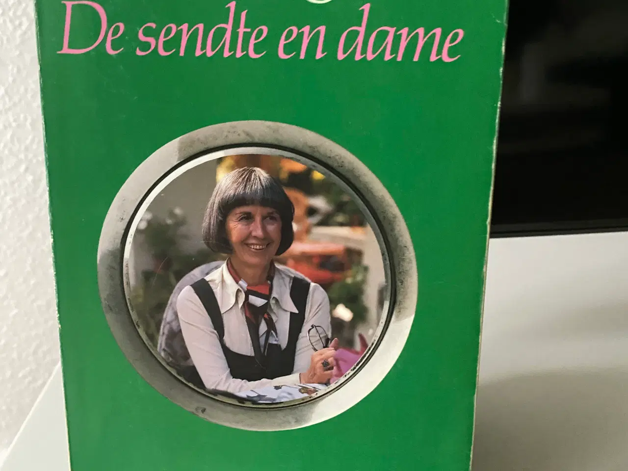 Billede 1 - Lise Nørgaard signerede