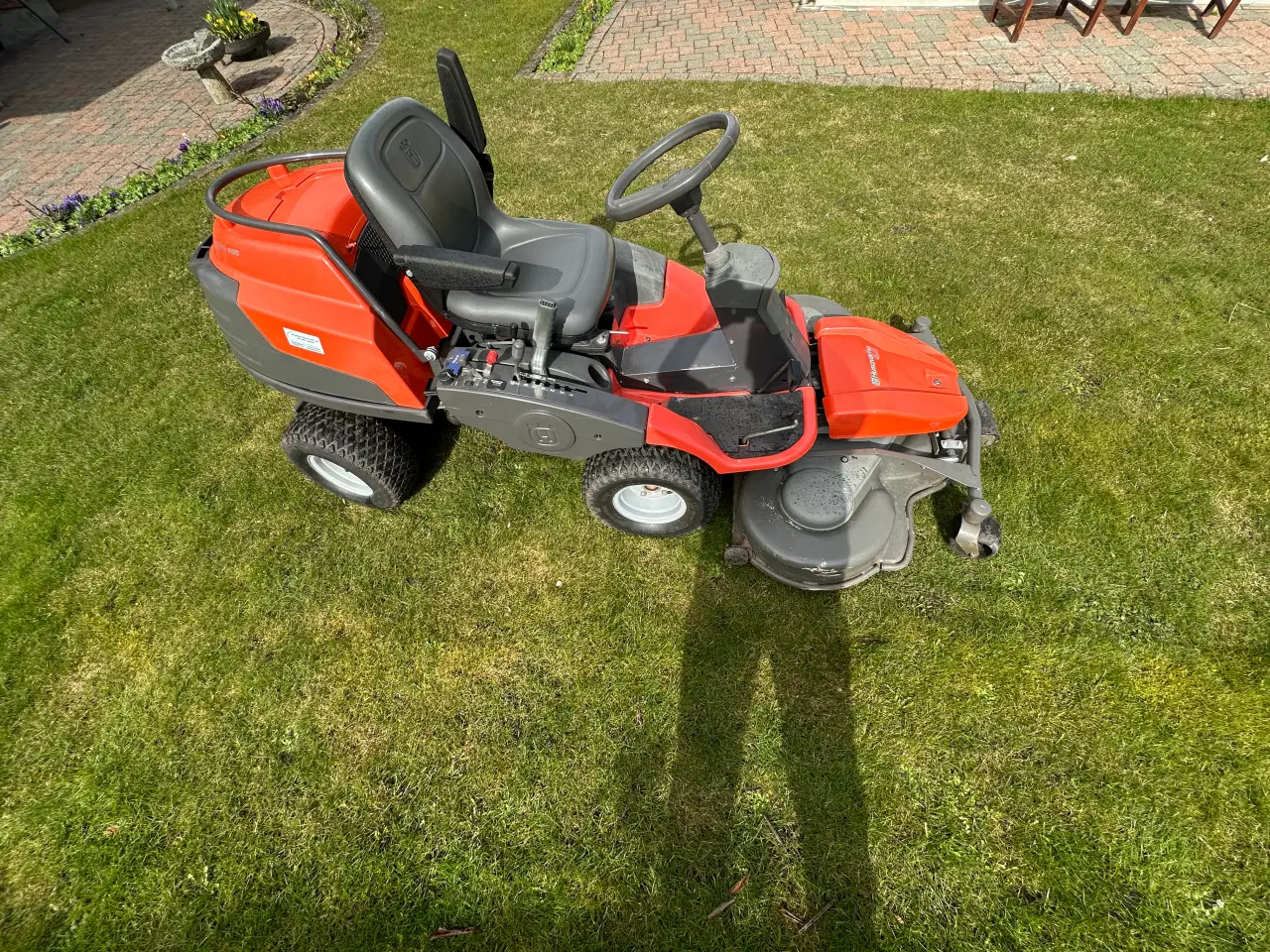 Billede 3 - Husqvarna R422Ts  AWD  m/Dozerblad 