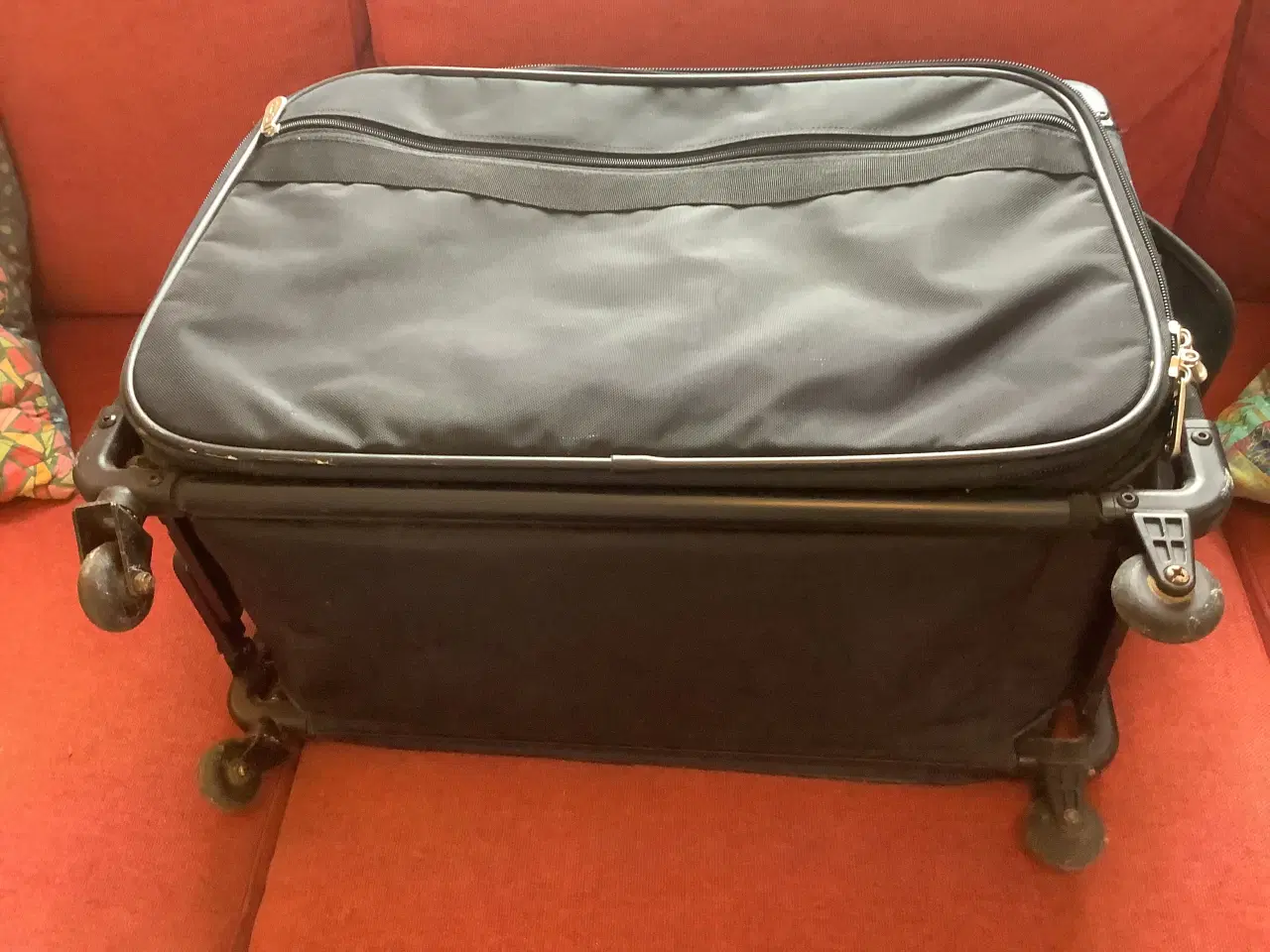 Billede 5 - TUTTO symaskine taske med hjul!