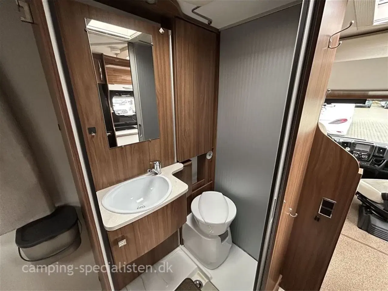 Billede 11 - 2017 - Pilote Essentiel G 650   Pilote Essentiel G650 fra 2017 m. aut.gear - kan nu ses hos Camping-Specialisten.dk