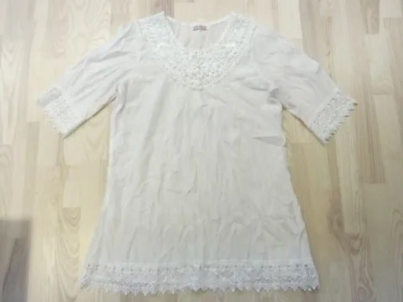 Billede 1 - Str. L, hvid kjole