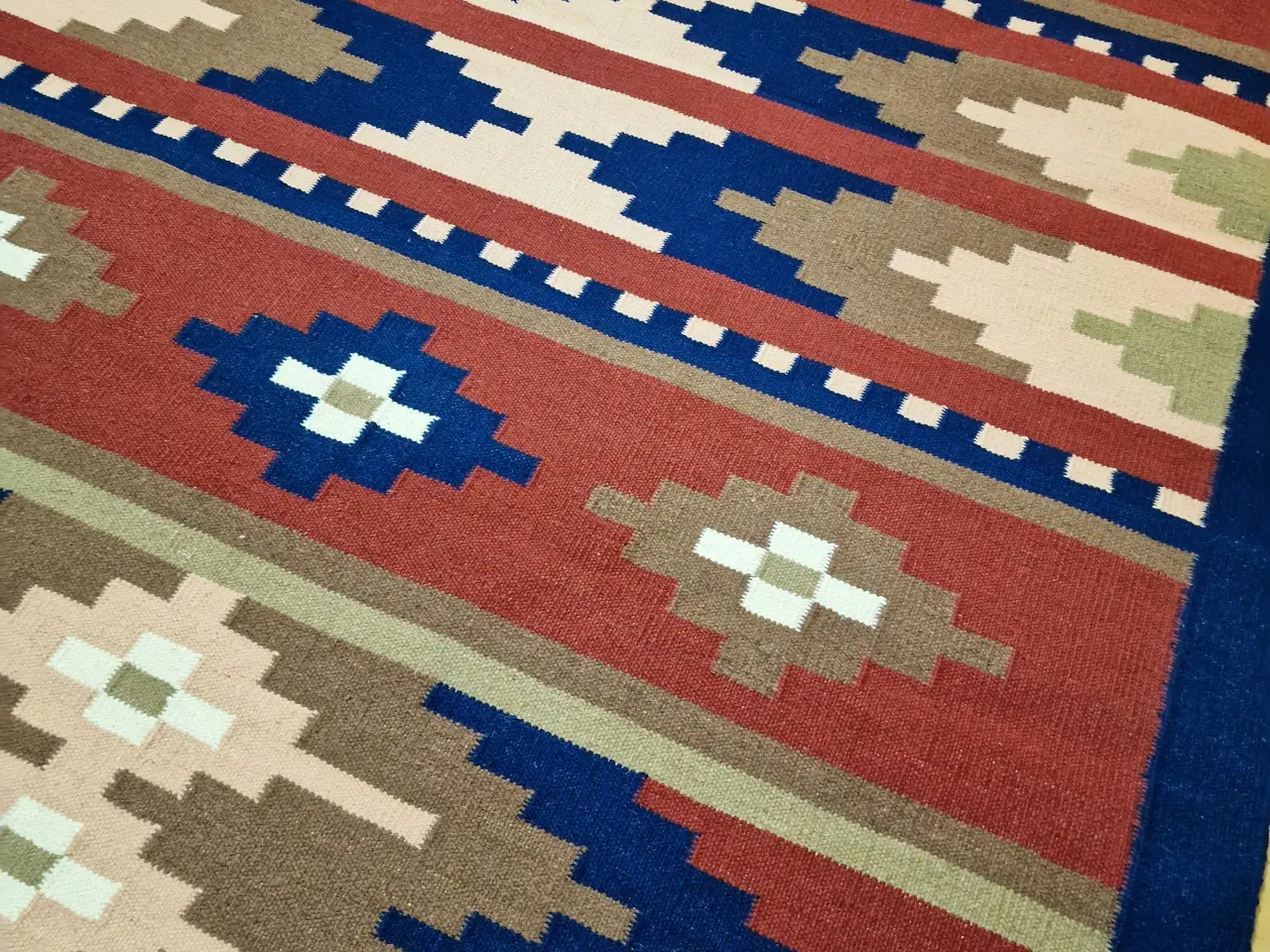 Billede 7 - Flot stort farverigt kelim tæppe.