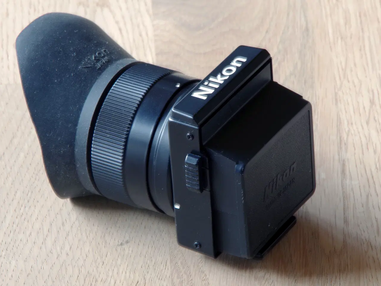 Billede 1 - Nikon objektiver og vertikal søger m.m.