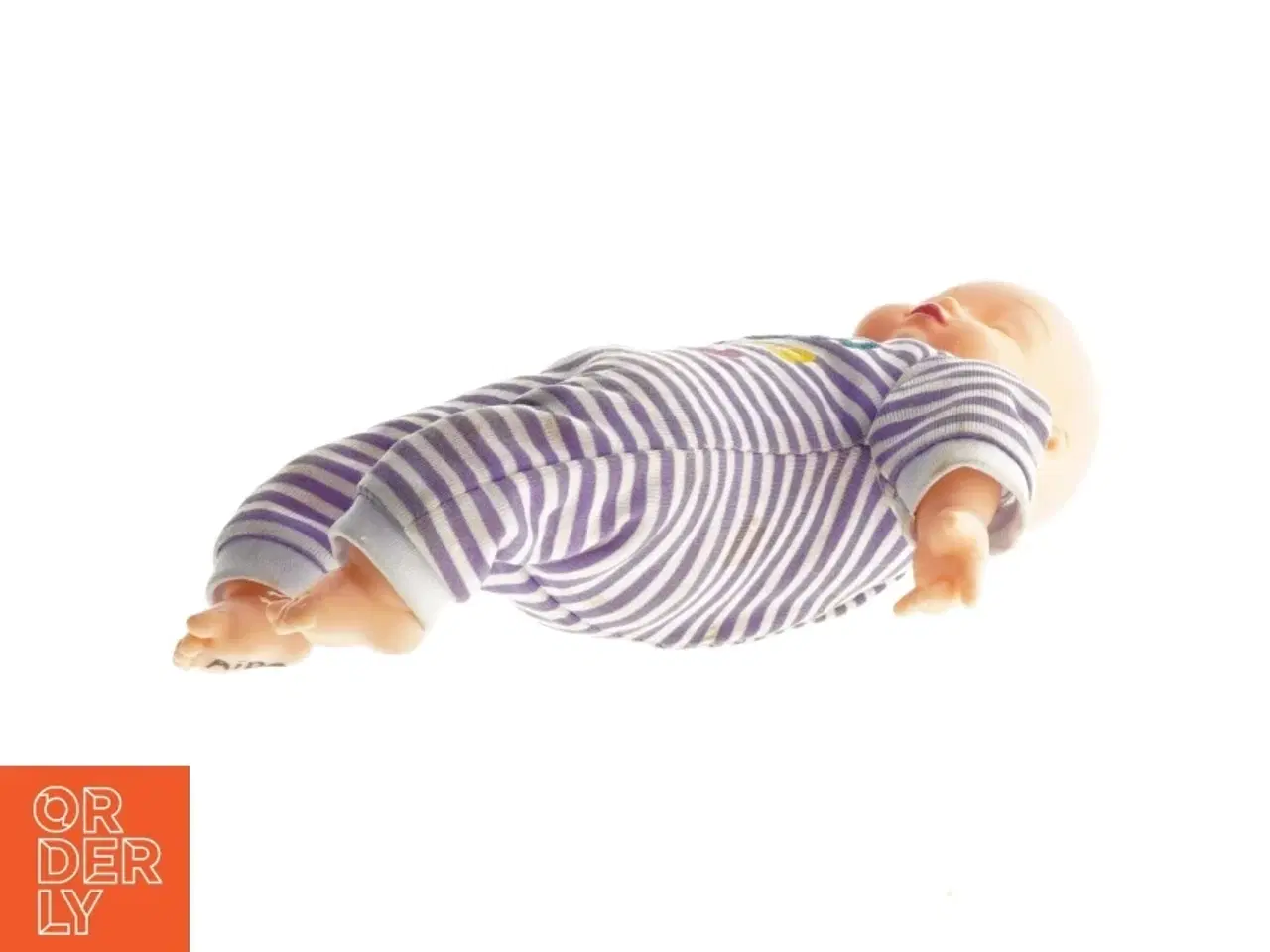 Billede 3 - Babydukkke med tøj og sutteflaske (str. 25 cm)