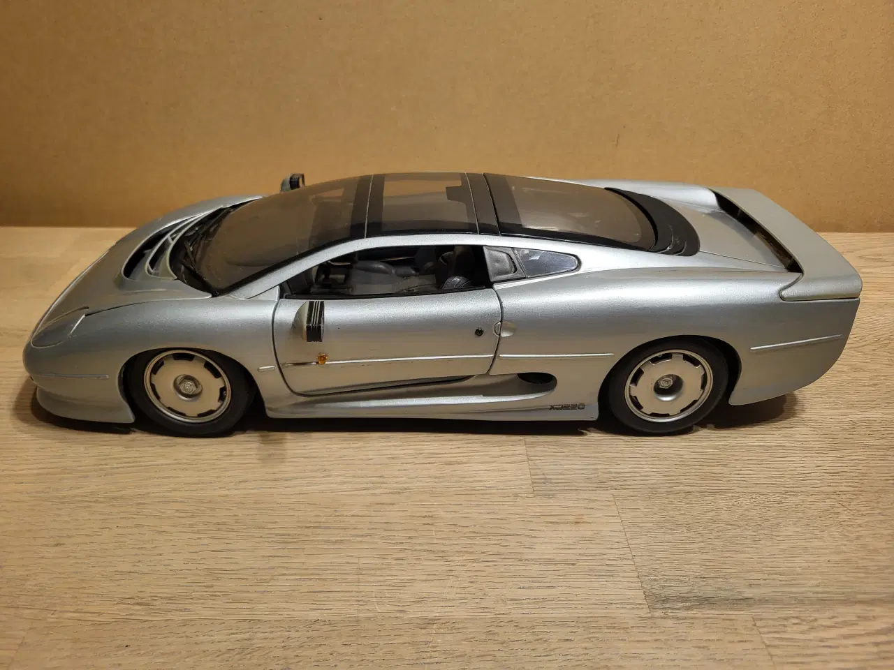 Billede 1 - Modelbil, Jaguar XJ220, skala 1/12