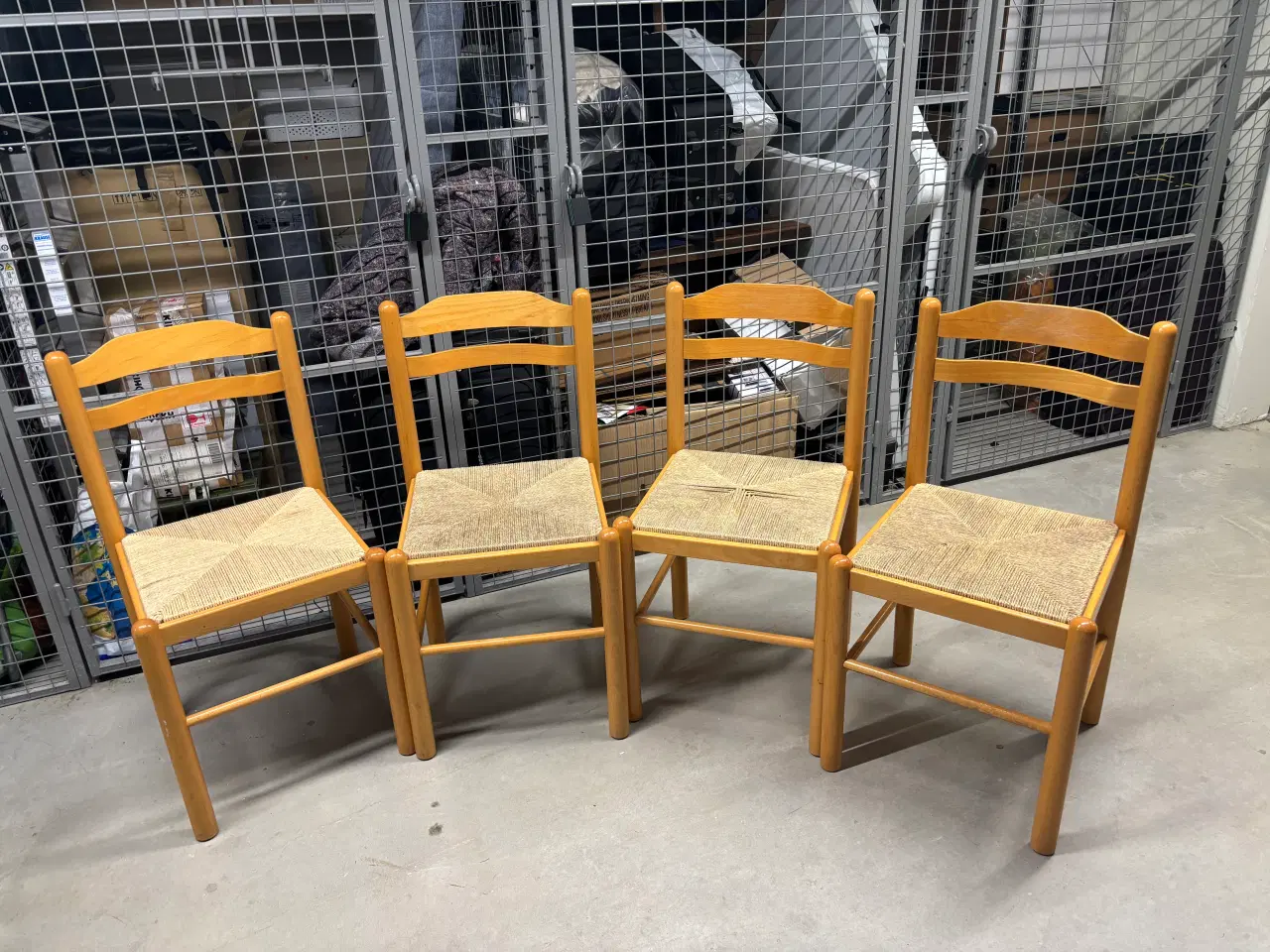 Billede 2 - 3 træstole med flettet sæde 
