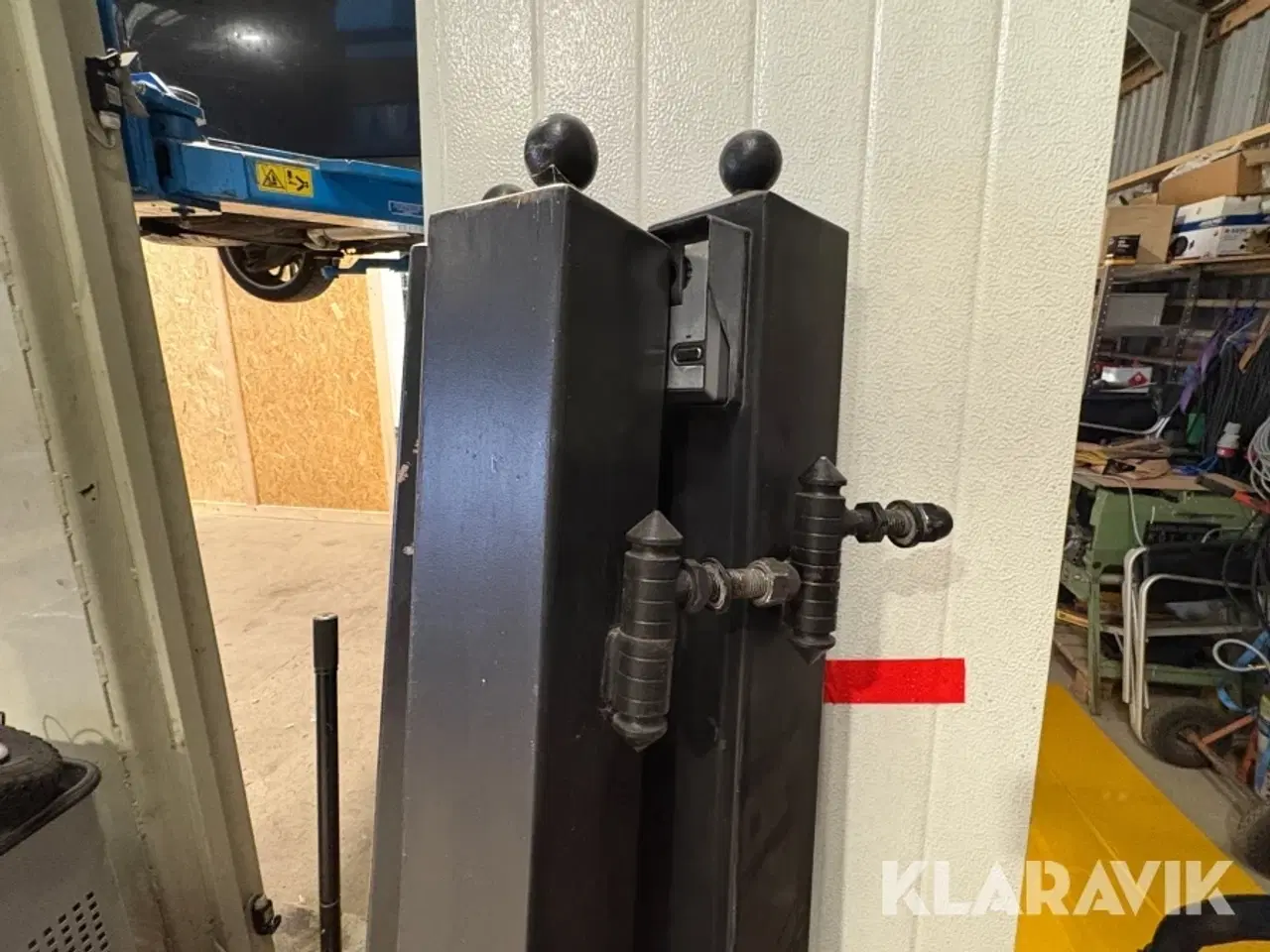 Billede 12 - Jernport og låge