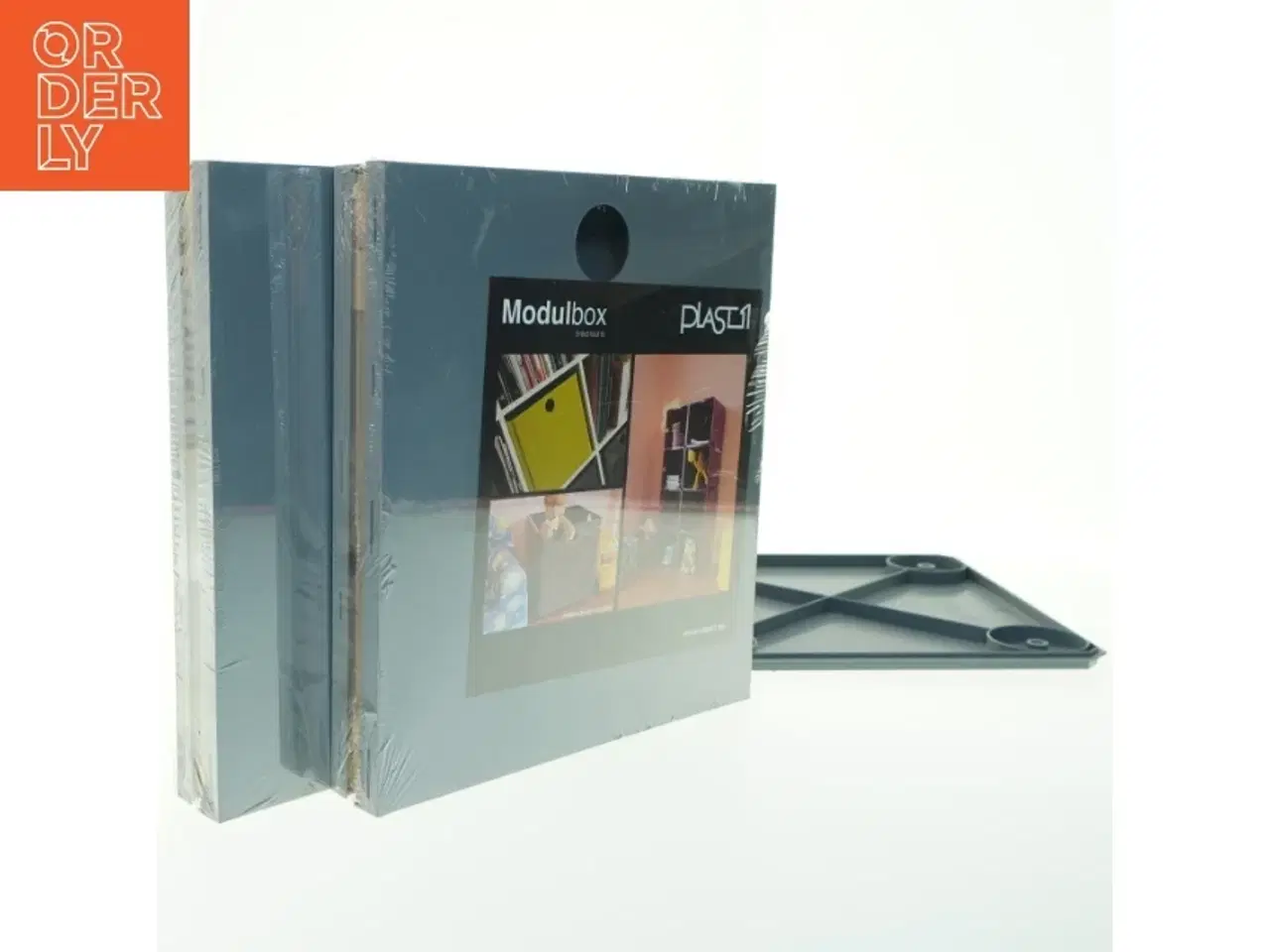 Billede 1 - To Opbevaringskasser fra Plast1 (str. 32x32x31 cm)