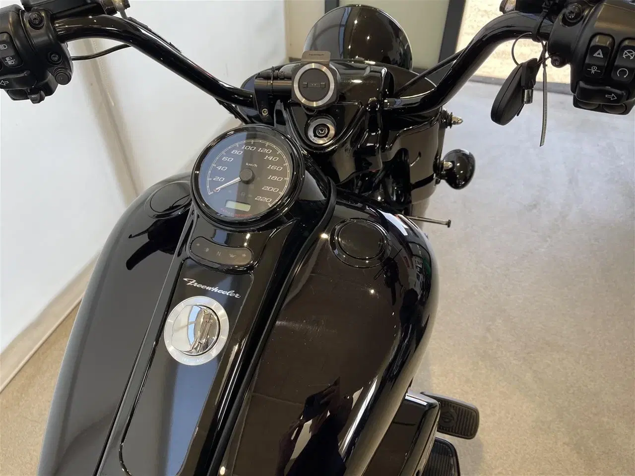 Billede 11 - Harley-Davidson FLRT Freewheeler Trike 114"