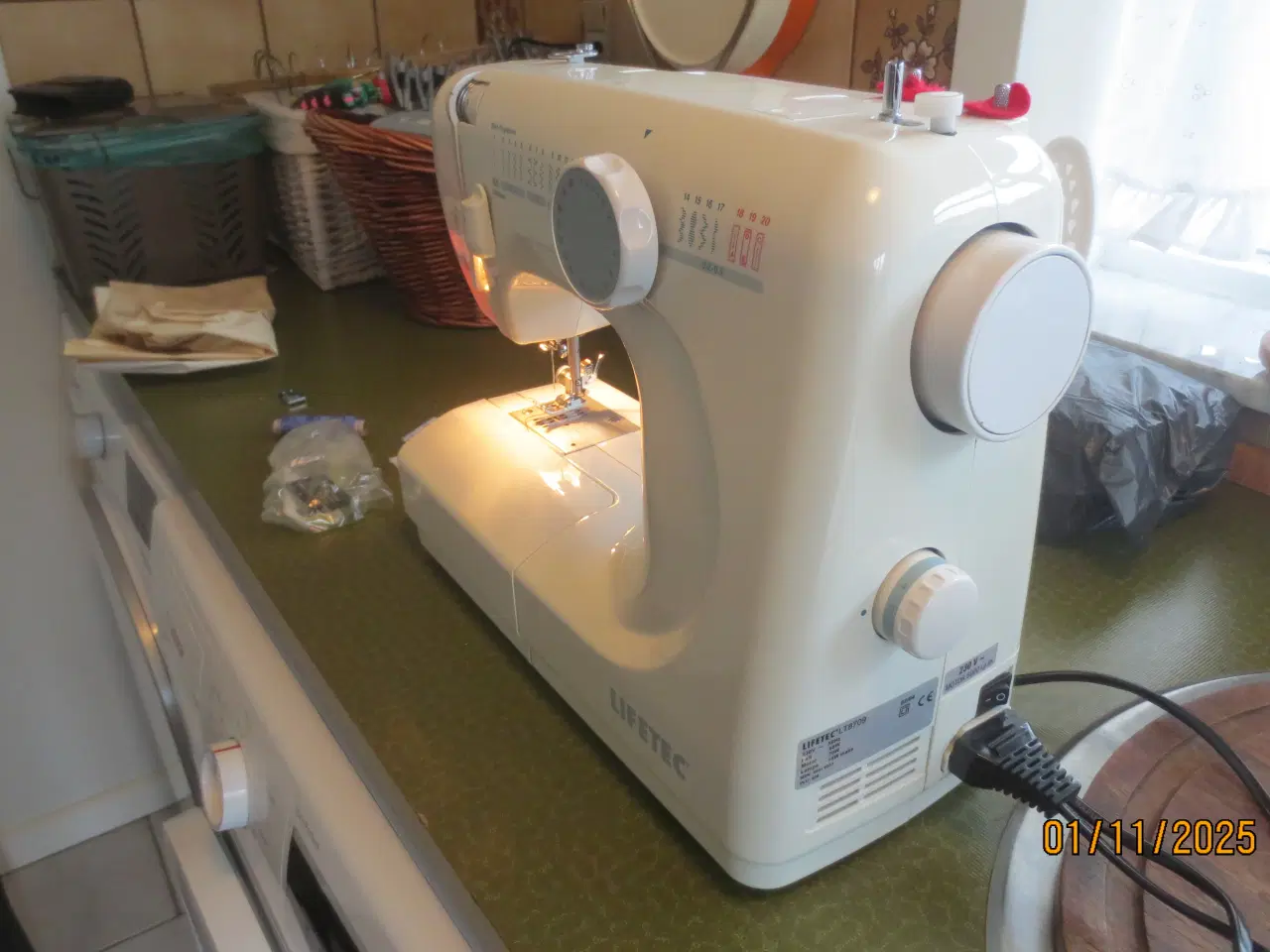 Billede 2 - 1 stk Lifetec Model LT 8709 Friarmssymaskine 