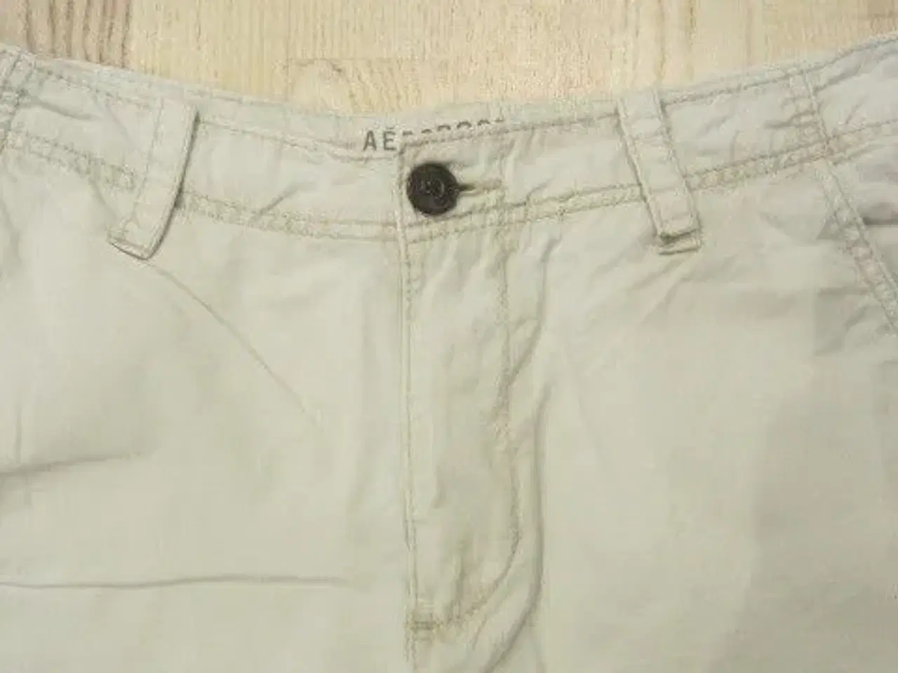 Billede 3 - Str. 31, hvide shorts