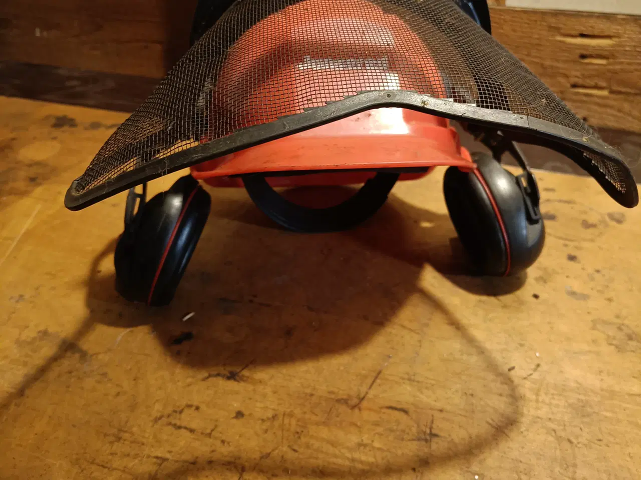 Billede 1 - Jonsered savehjelm