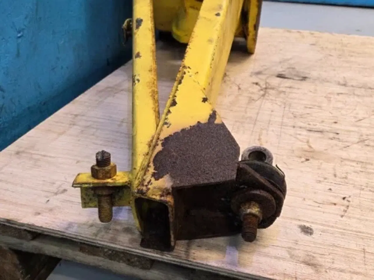 Billede 5 - New Holland 1550S Tømmerør Hus 80350390