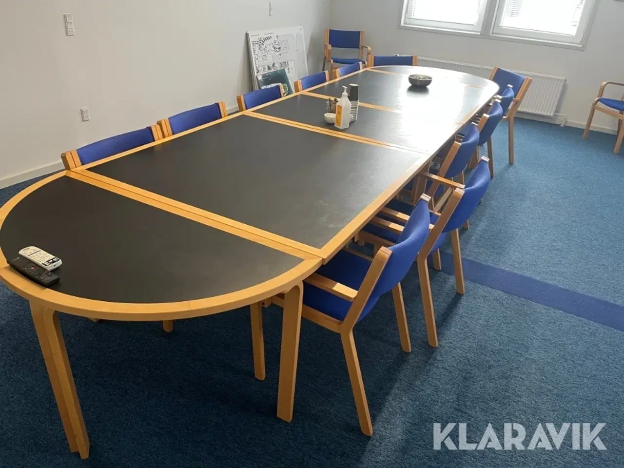 Billede 2 - Kontormøbler med 14 stole