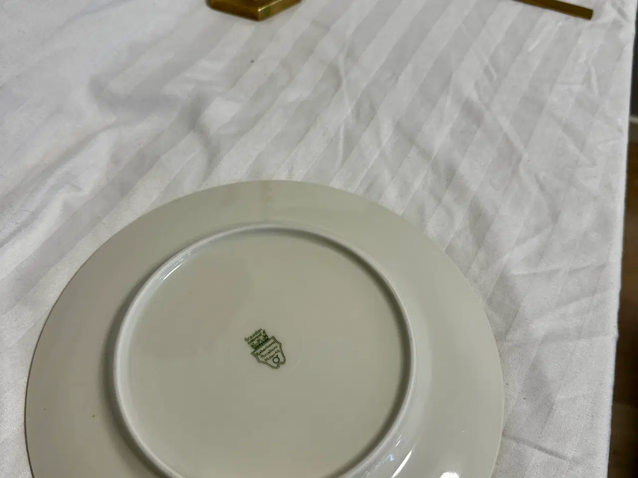 Billede 7 - 🤍 Vintage porcelænsstel med guldkant | Graasten x