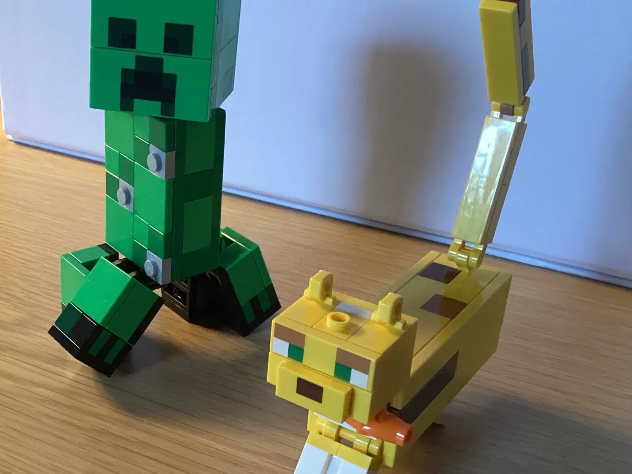 Billede 3 - Lego Minecraft Creeper og Ocelot nr. 21156, udgået