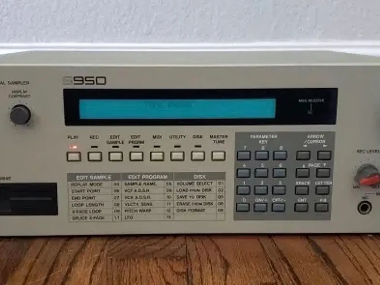 Billede 1 - Akai s950 sælges