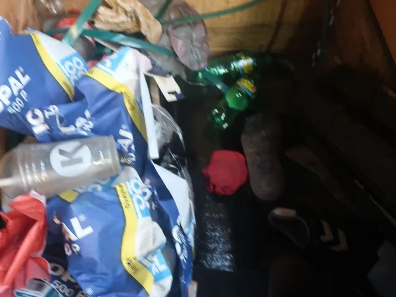 Billede 4 - 3 stk. paller med div. Pallerammer, værktøj, varelager m.m.