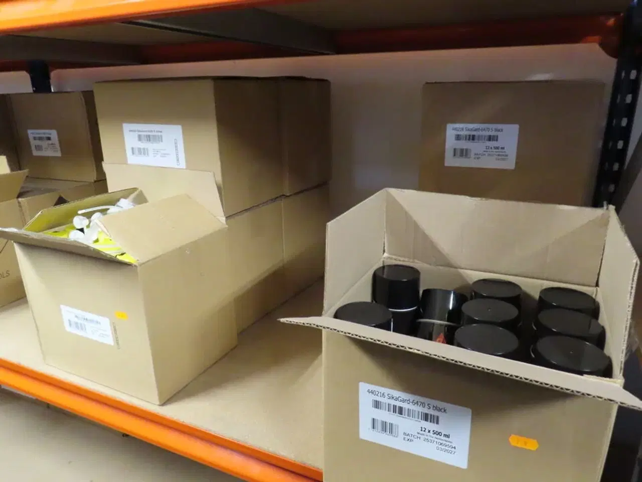 Billede 4 - Stort parti sikaflex og tilsætningsstoffer