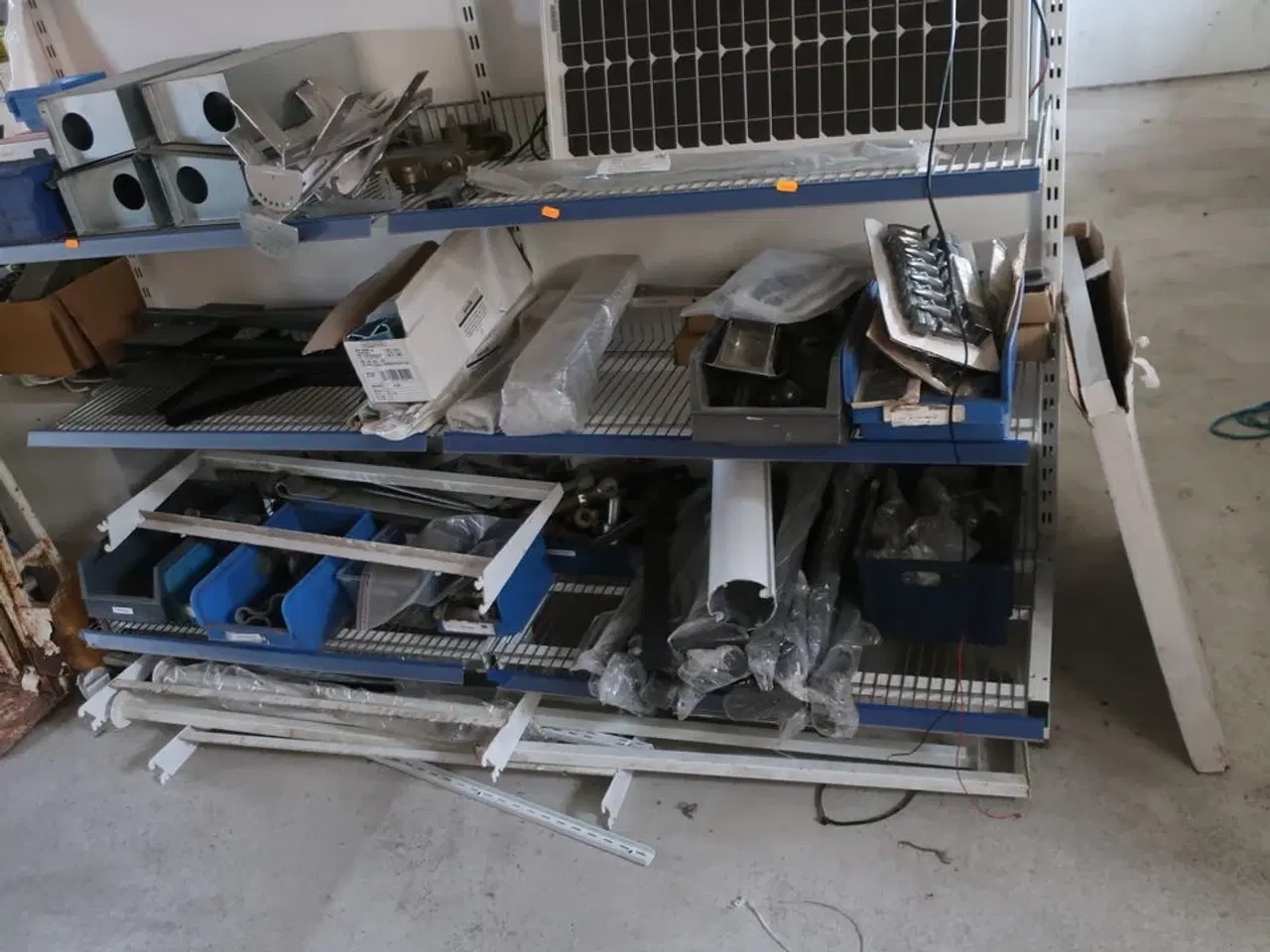 Billede 28 - Sækkevogn, varelager, reservedele, værktøj, reol, opbevaringsvogn m.m.