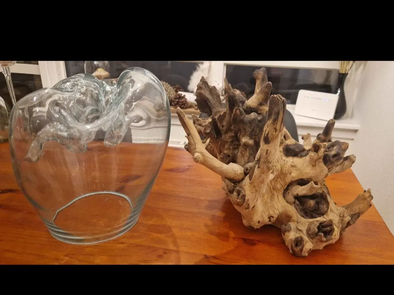 Billede 2 - Vanddråbe I glas med træfod