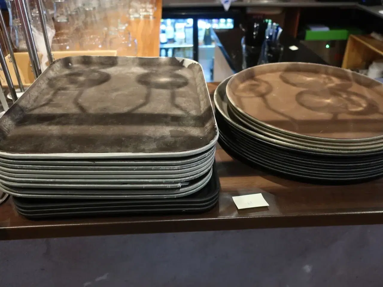 Billede 3 - Bordflag og serveringsbakker