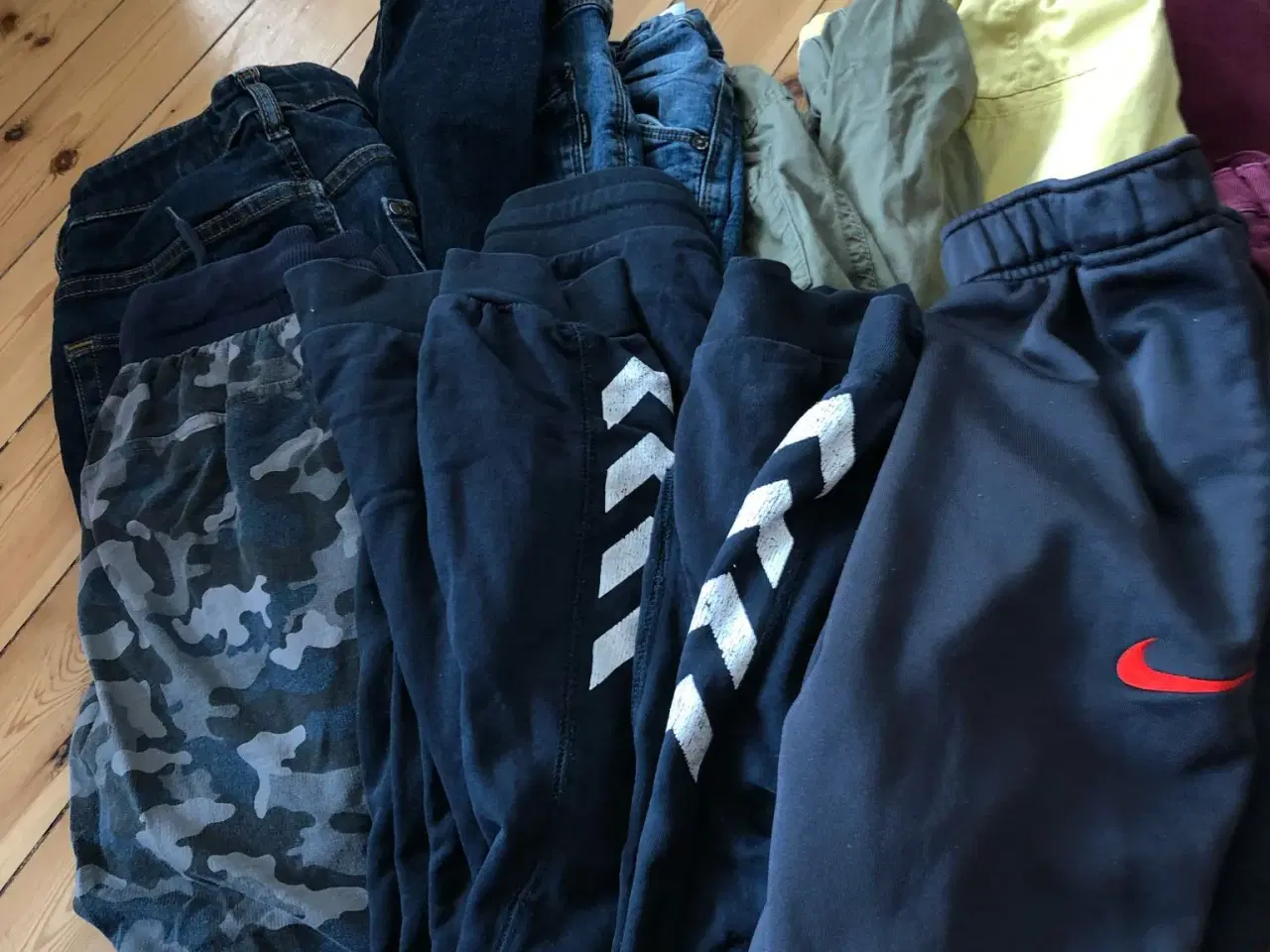 Billede 4 - 49 stk blandet tøj 10-12 år