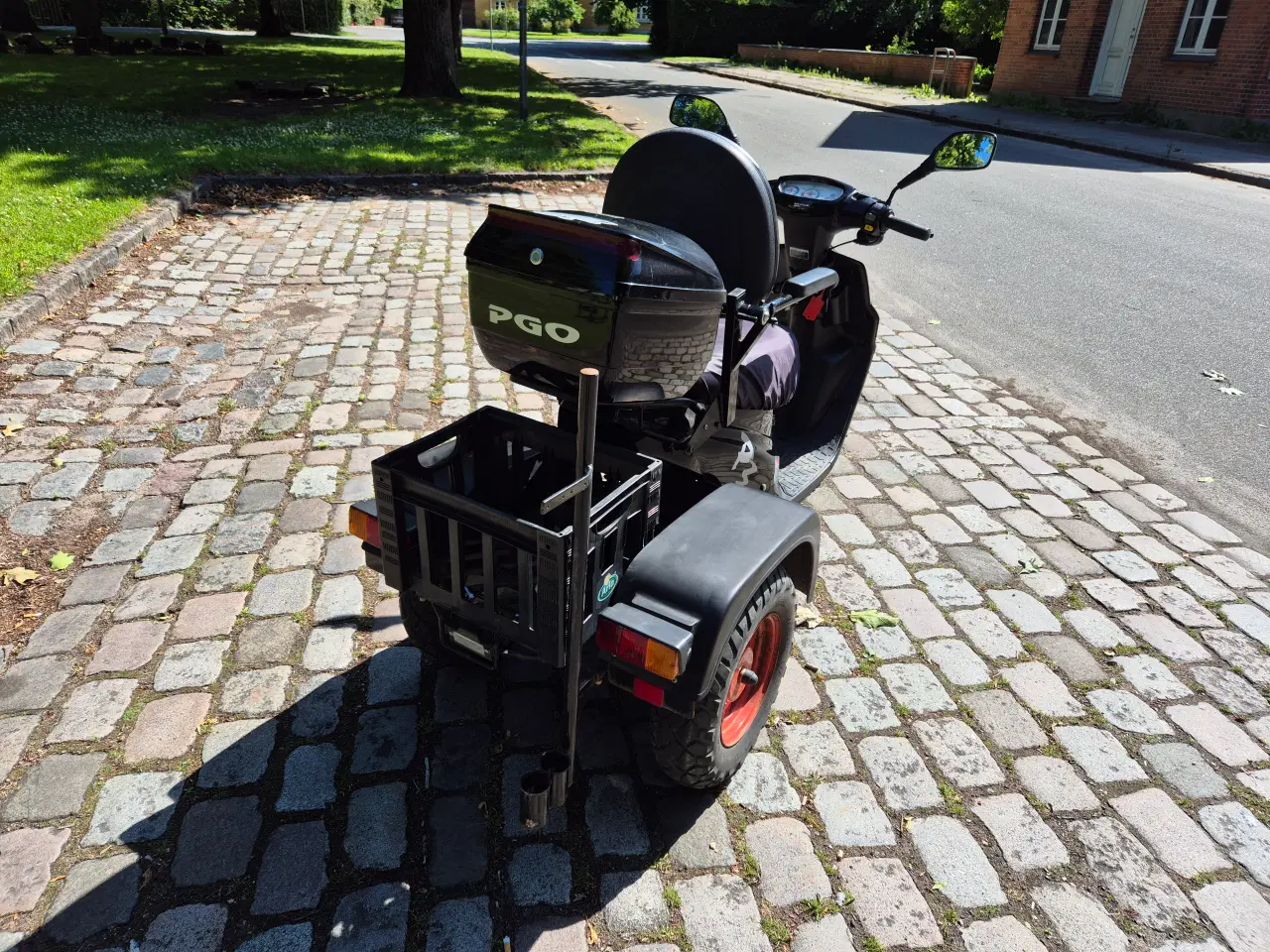 Billede 3 - Pgo p3 2 takter 3 hjulet står næsten som ny