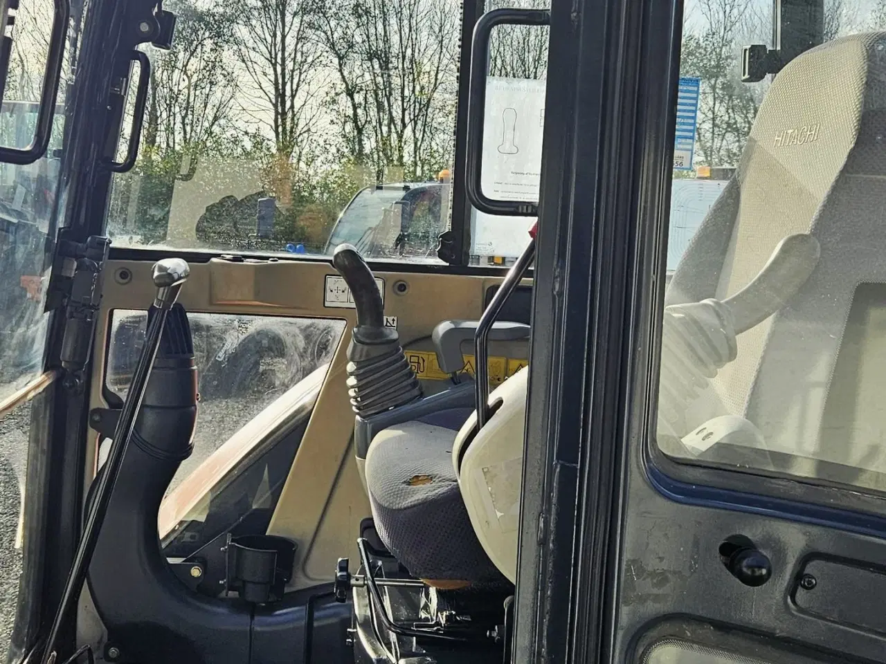 Billede 14 - Hitachi ZX27-3 / powertilt og skovlsæt / årgang 2013