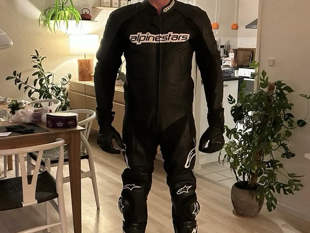 Billede 4 - Alpinestar MC heldragt i læder str. 52