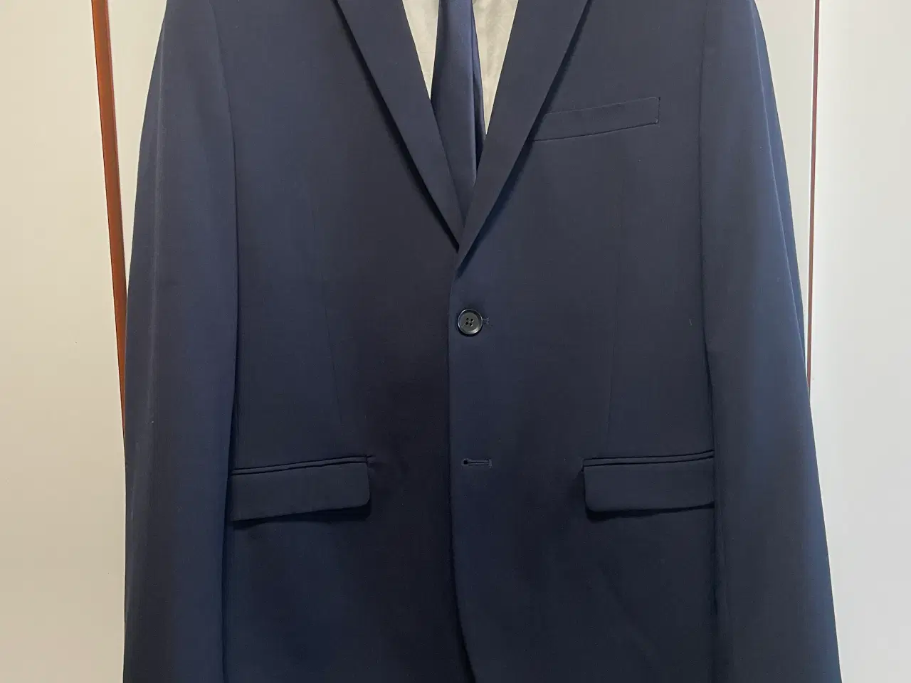 Billede 2 - Mørkeblå Konfirmations jakkesæt