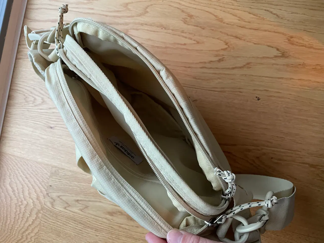 Billede 7 - Adidas bælte/skuldertaske