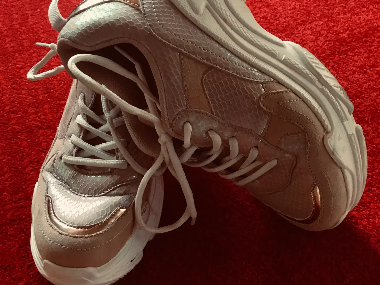 Billede 1 - Smarte Duffy Sneakers str. 39