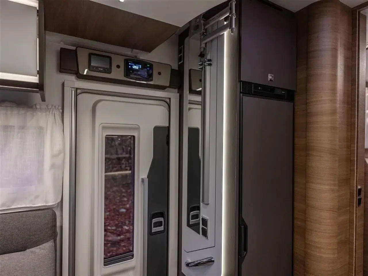 Billede 15 - 2026 - Benimar Mileo 268   Skandinavisk design og komfort året rundt