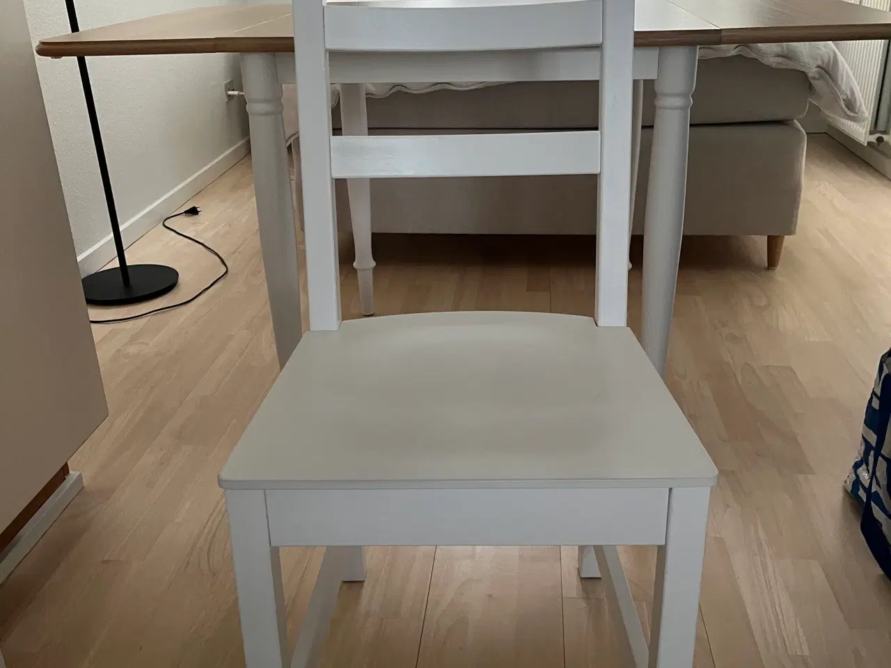 Billede 4 - Spisebord - med fold ud