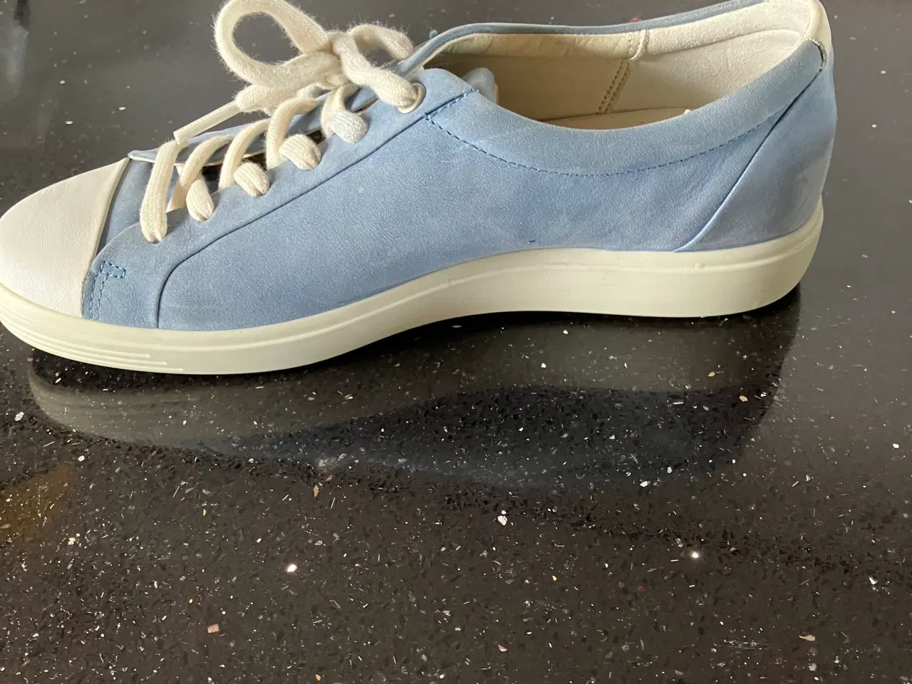 Billede 2 - Flotte Ecco sneakers i lyseblå ruskind, str. 39