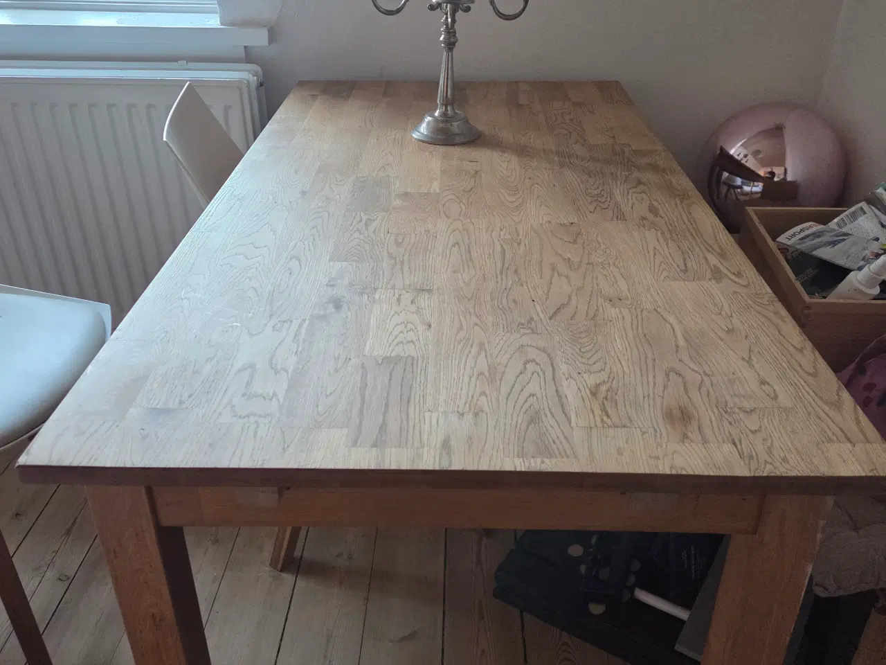 Billede 1 - Spisebord i træ - m. eller u. stole 