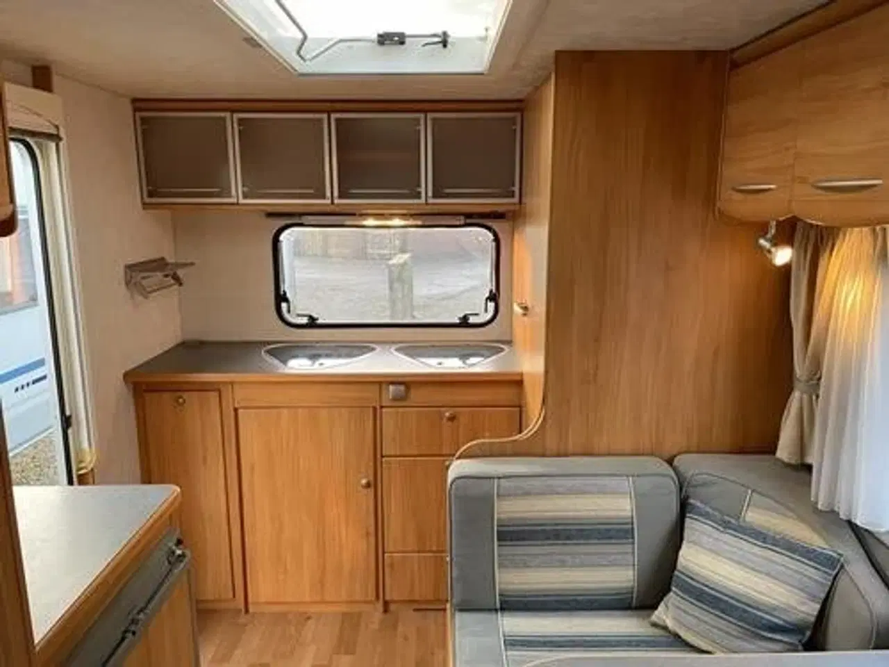 Billede 5 - Adria Adora 462 PS - Smugkig på Januar Tilbud - Spar 10.000