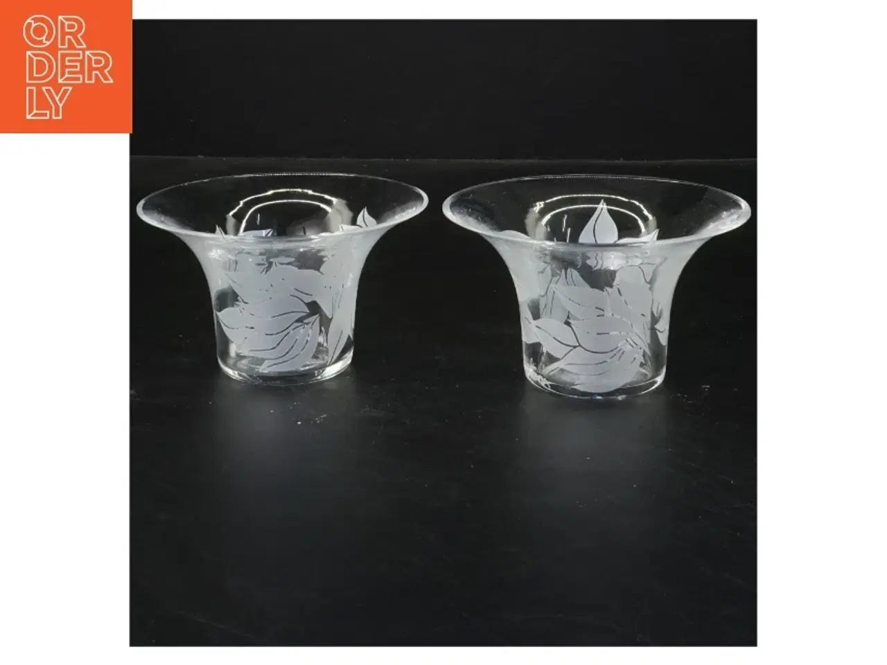 Billede 1 - Glas vaser med bladmotiv (str. 11x6 cm)