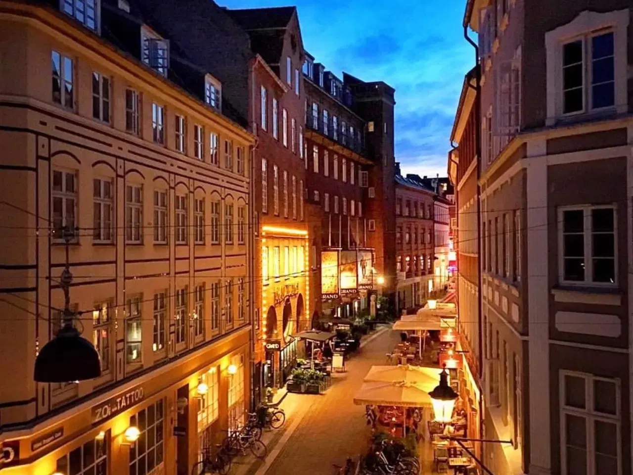 Billede 14 - Hjørnelokale på solsiden. med udsigt til rådhustårnet. velegnet til restaurant eller café