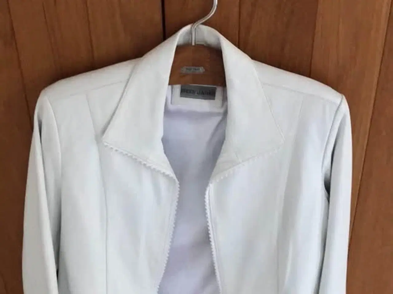 Billede 1 - Dame Skindjakker blå, rød, hvid