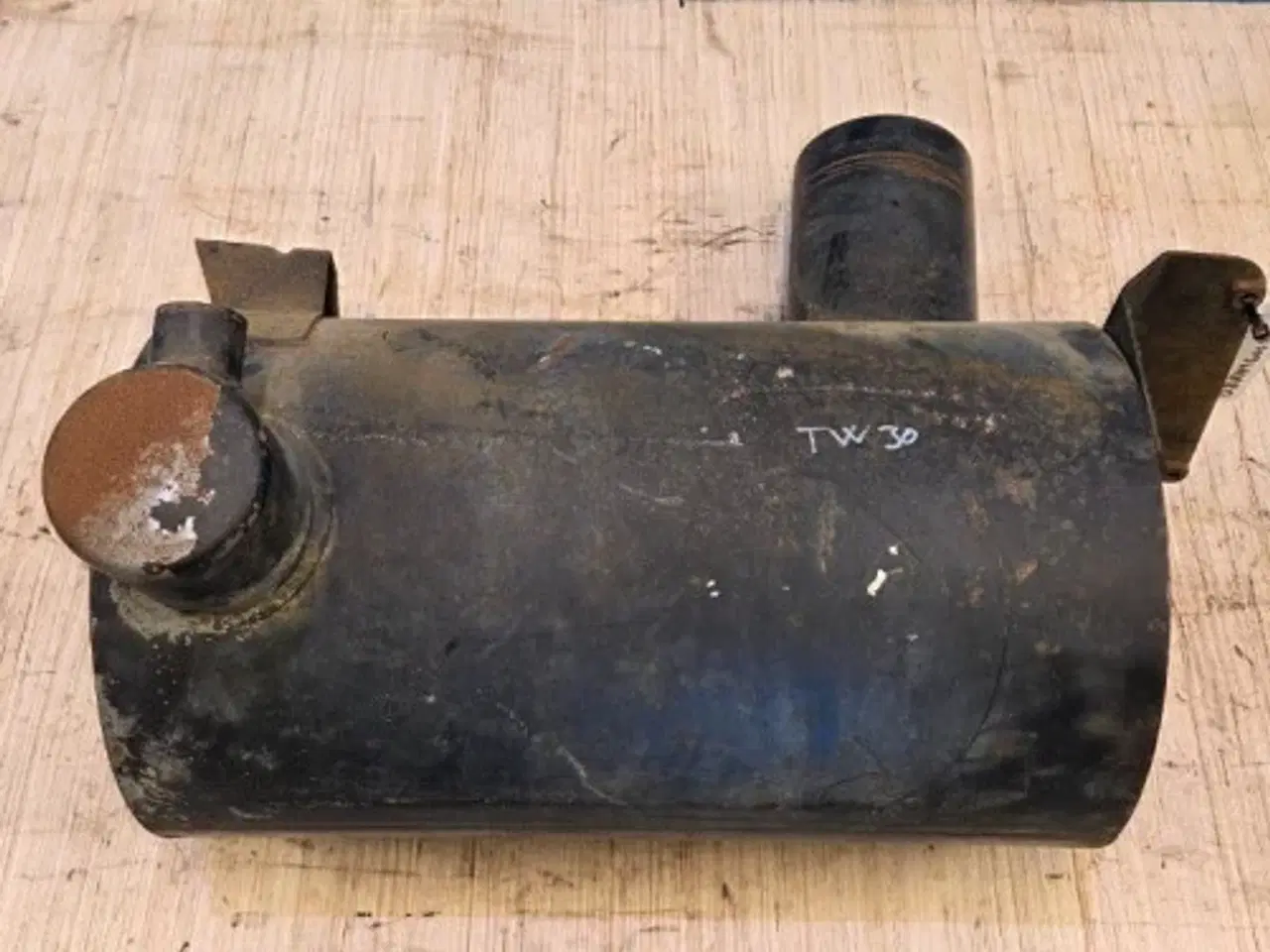 Billede 13 - Ford TW30 Luftfilterhus D8NN9600BC