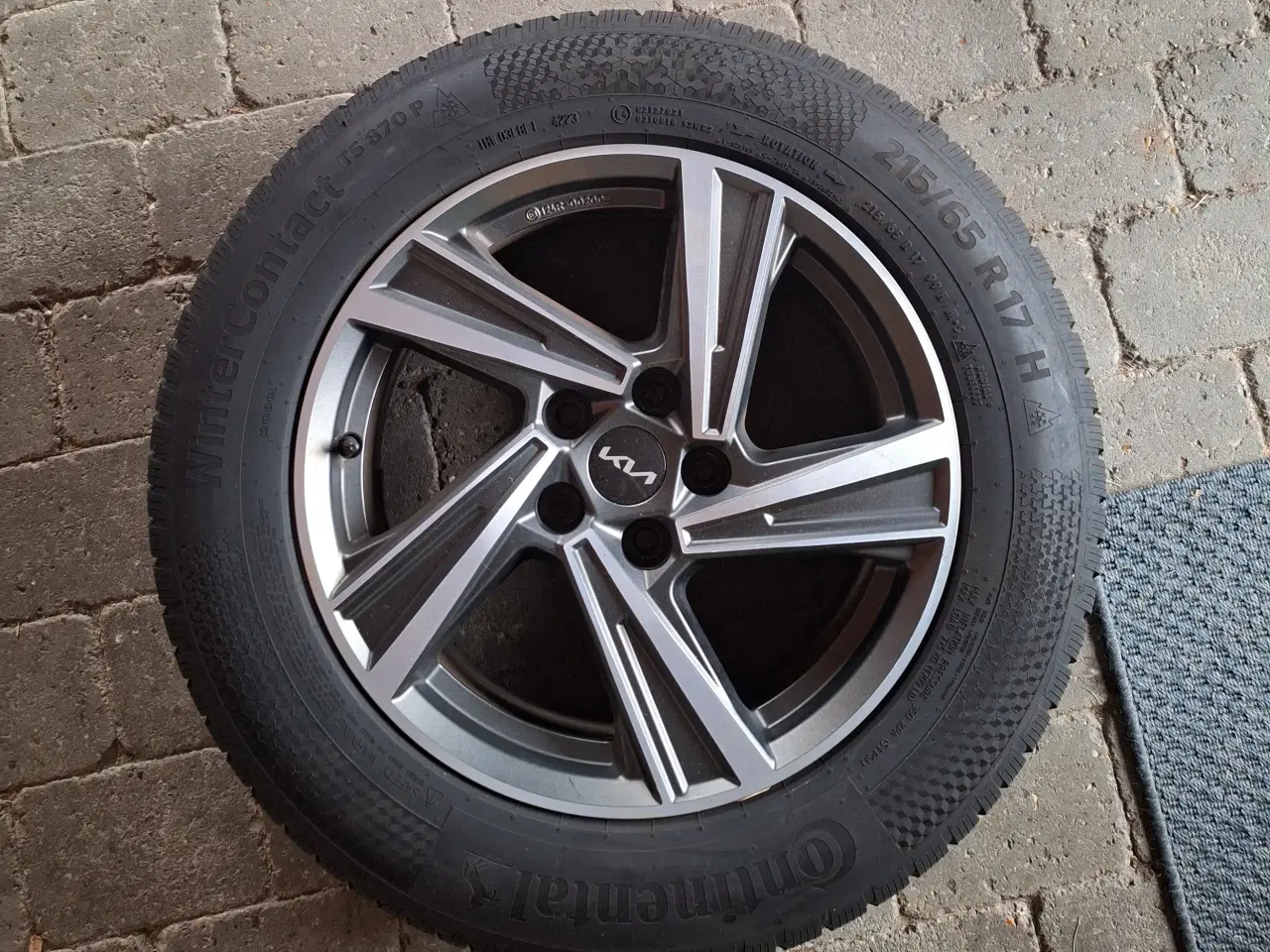 Billede 2 - 4 vinterhjul kørt på Kia Sportage 2023 hybrid.