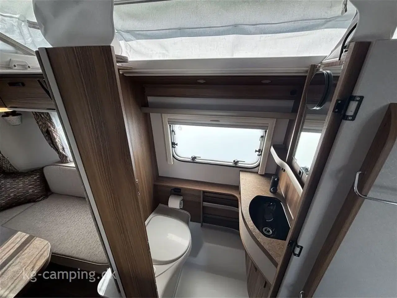 Billede 9 - 2023 - Eriba Touring 560   Ikonisk retrodesign møder moderne komfort