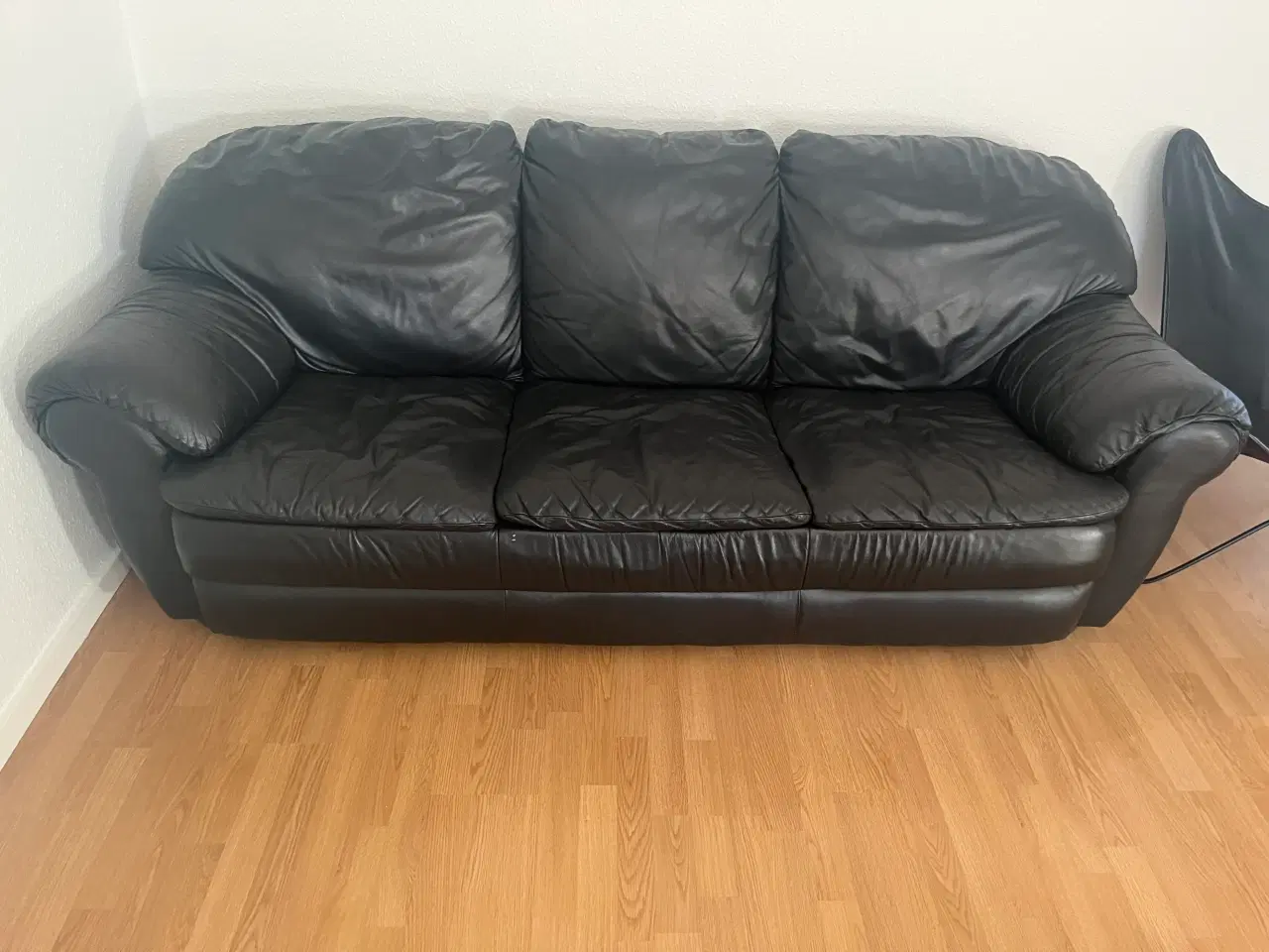 Billede 1 - 3 pers. sort lædersofa