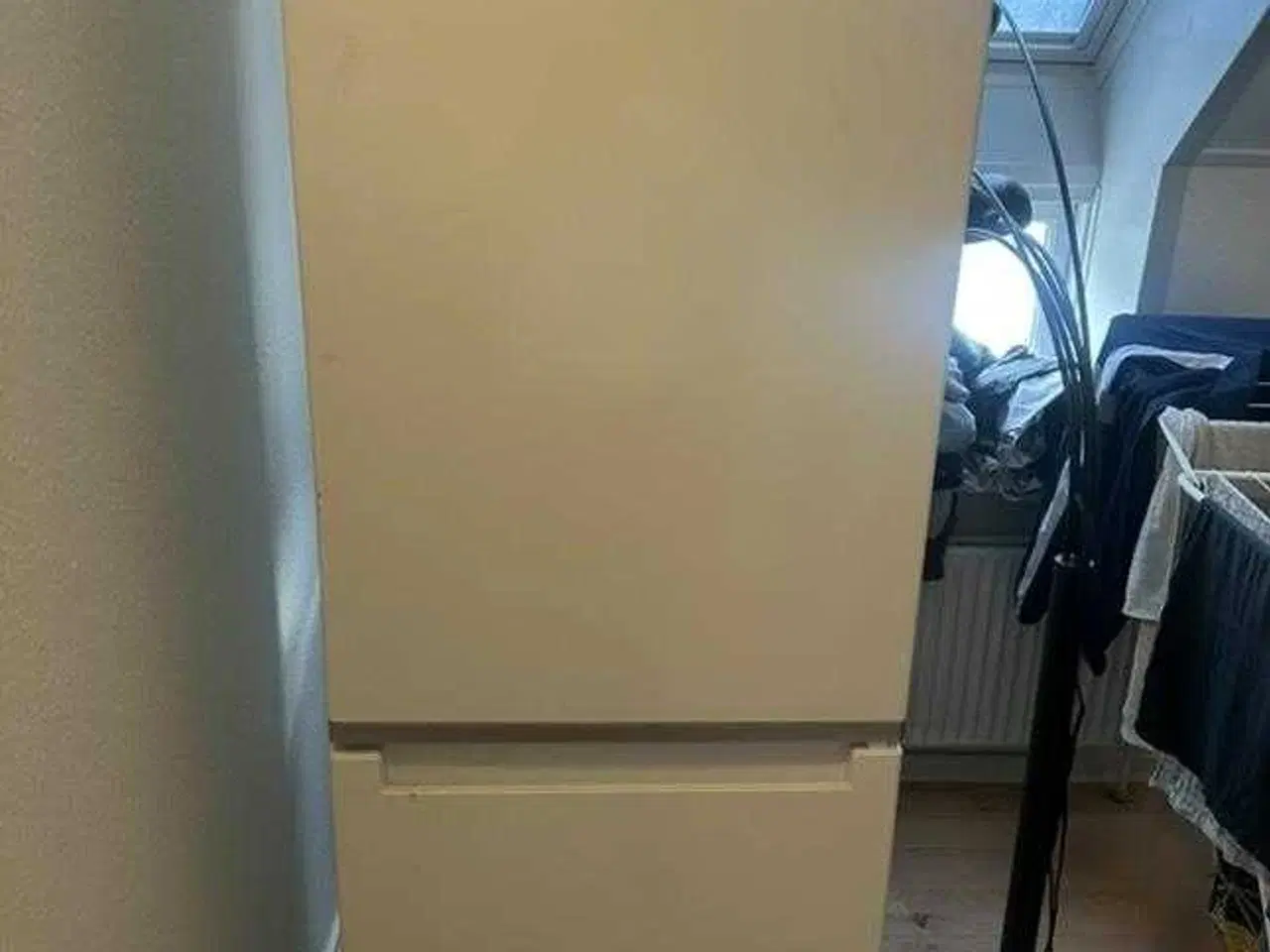 Billede 1 - Kølefryseskab Whirlpool mindre end to år gammel 